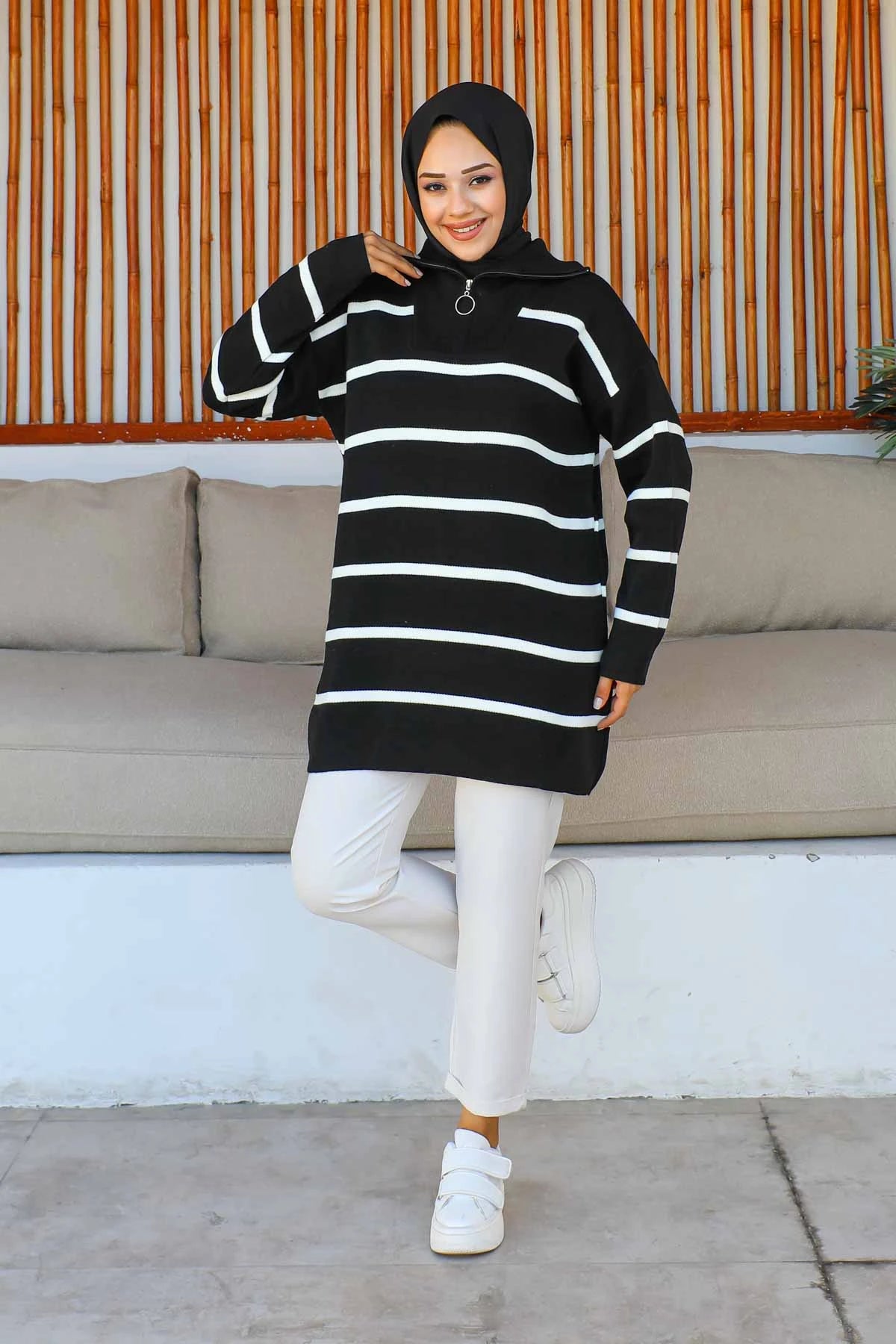 Siyah Yaka Fermuarlı Çizgili Triko Tunik